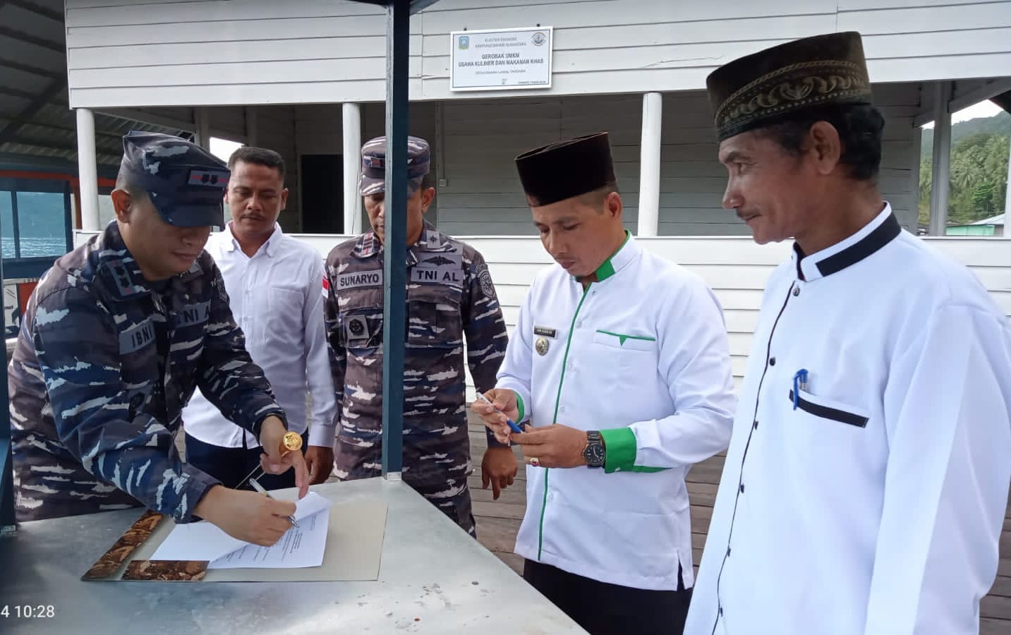Usai Vidcon, Danlanal Tarempa Serahkan Rumah Pintar Jala Cendekia Beserta Perlengkapannya
