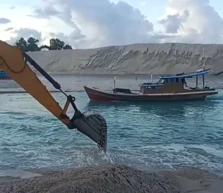 PT Naga Laut Sumatera Ngotot Lakukan Pengerukan Perairan Jelitik, Meskipun PT Pulomas Sentosa Diperintahkan Forkompimda Babel Lakukan Pengerukan