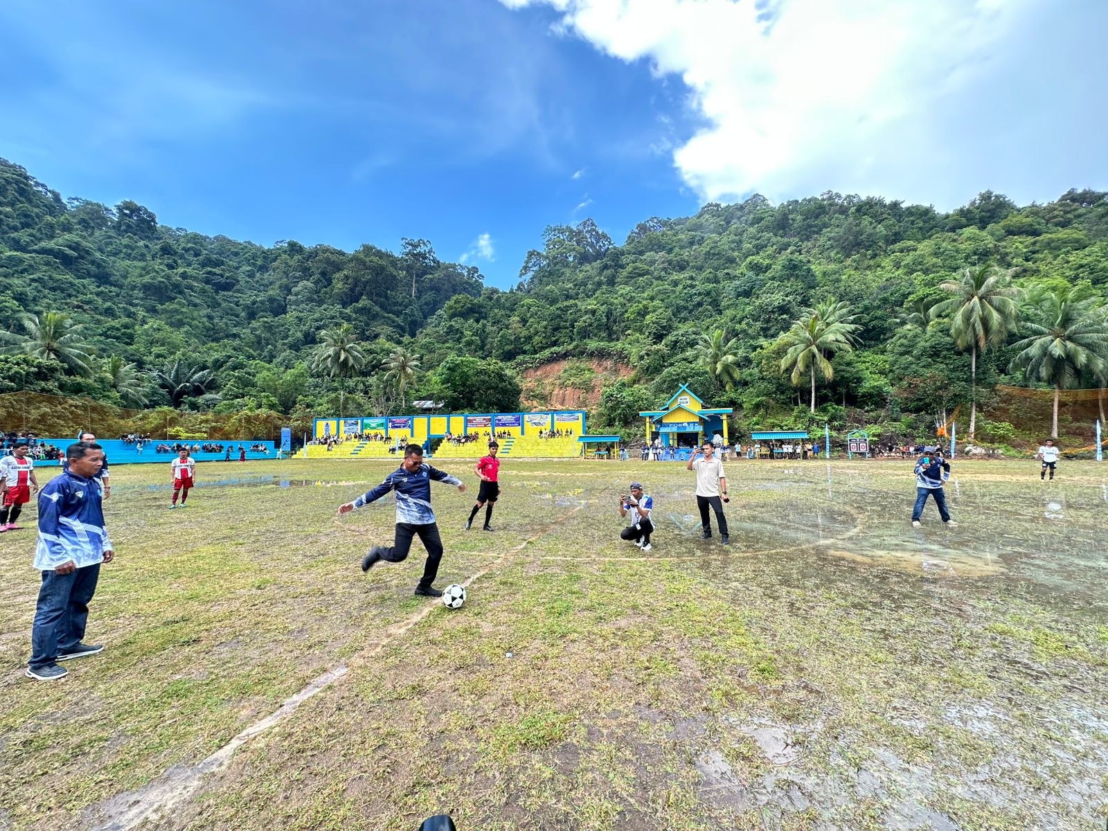 Bupati Aneng Buka Turnamen Kuala Maras Cup. ‘Ajak Junjung tinggi Sportifitas’