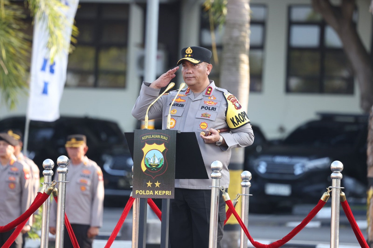 Kapolda Kepri Tekankan Disiplin dan Pelayanan Prima dalam Apel Gabungan dan Halal Bihalal