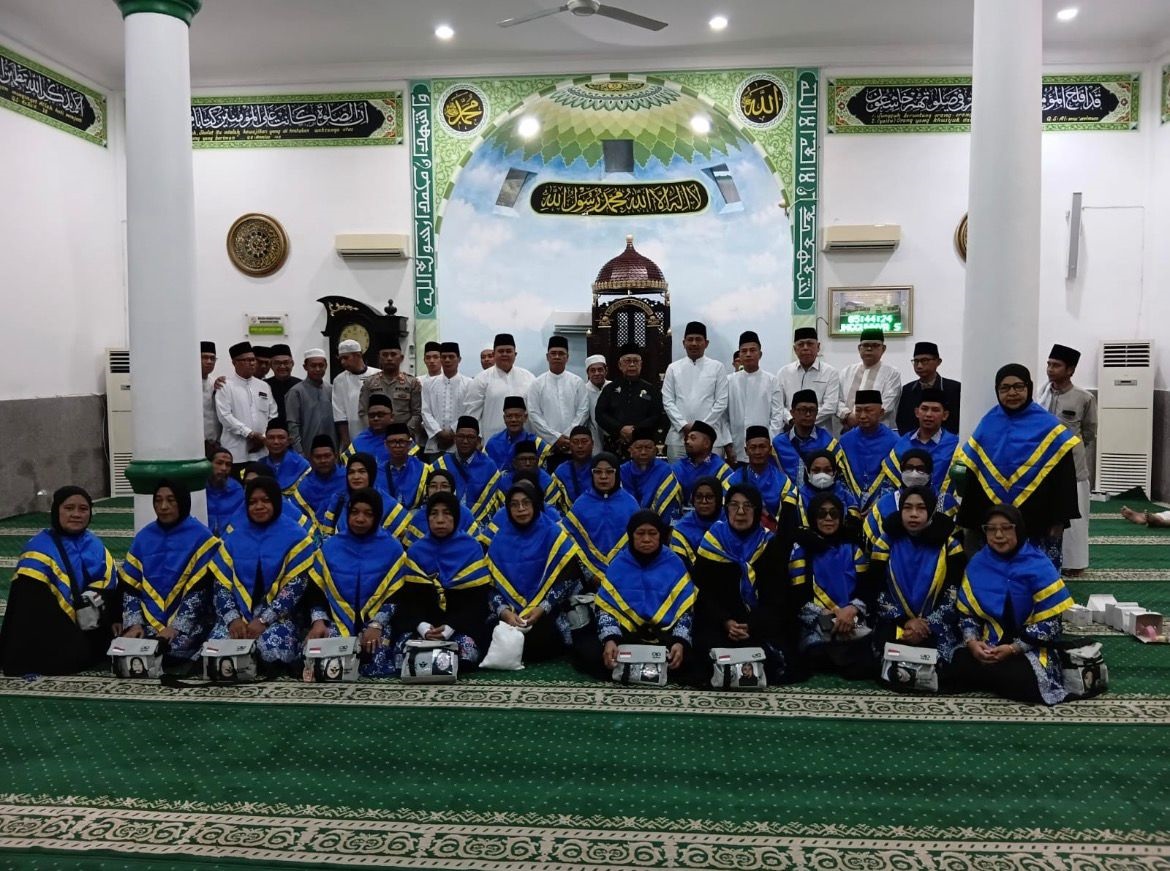 Pemkab Anambas Lepas 46 Calon Jamaah Haji 2026, Suasana Haru Iringi Keberangkatan