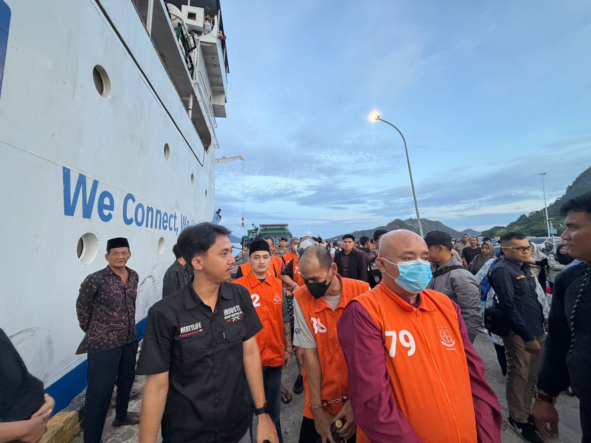 Kejari Natuna Kawal Eksekusi 15 Tahanan ke Lapas Tanjungpinang dan Batam Lewat Jalur Laut