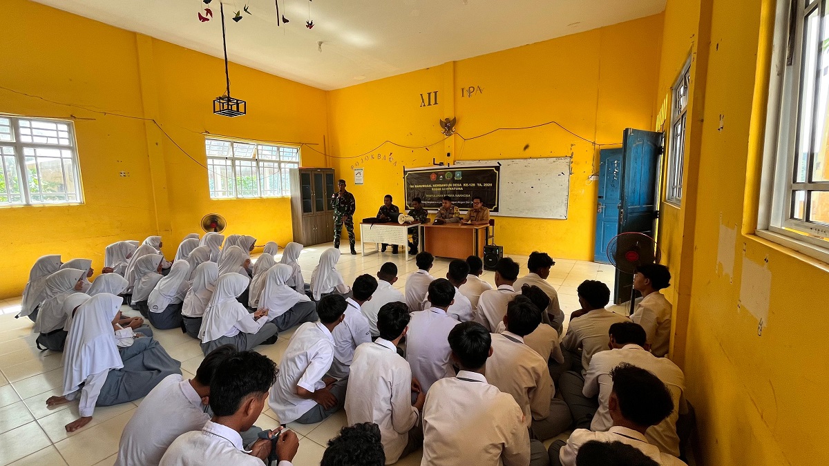 Sinergi TMMD 128 Kodim 0318/Natuna dan Bhabinkamtibmas, Gelar Penyuluhan Bahaya Narkoba di SMA 1 Siantan Utara
