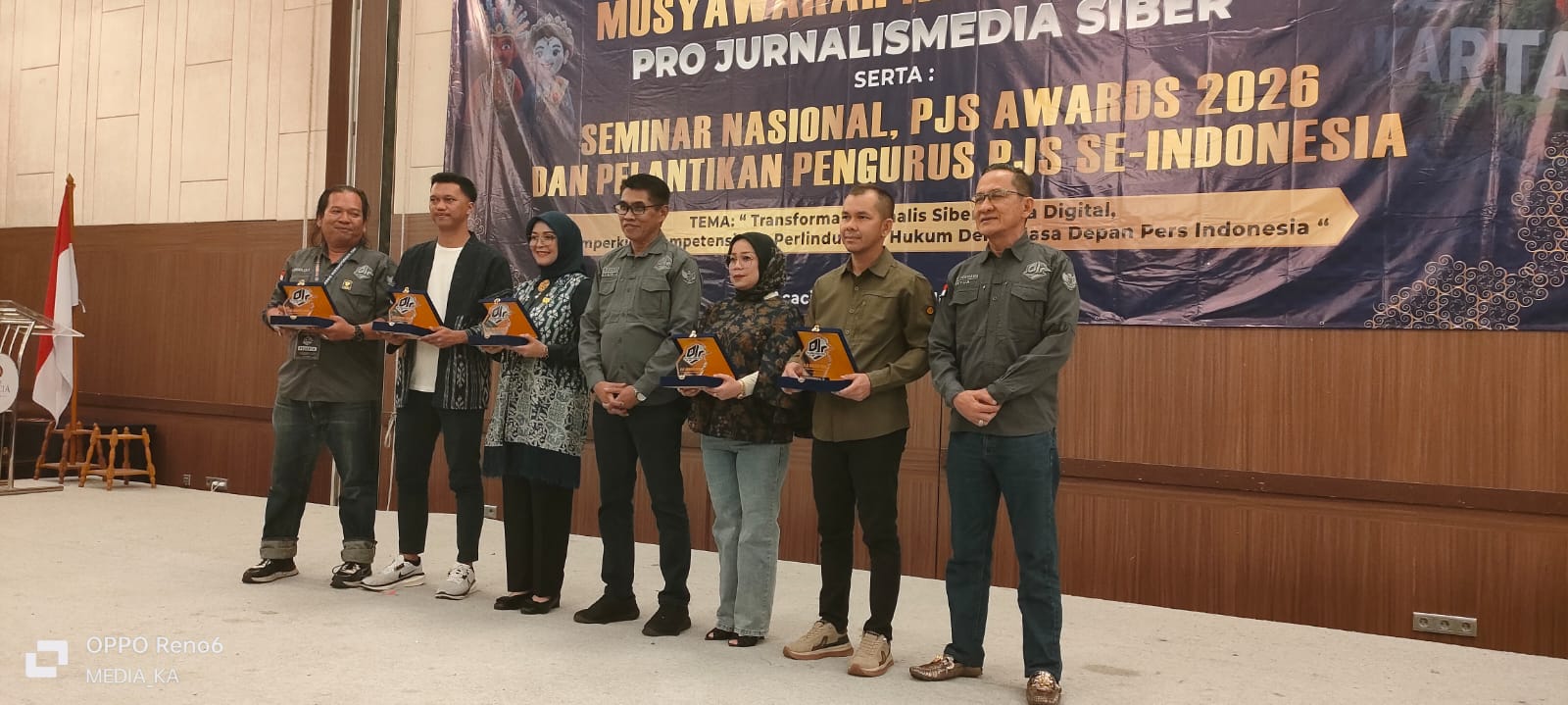 Beri Award untuk Mitra Pers, PJS Kukuhkan Pengurus Daerah di Malam Anugerah Munas III