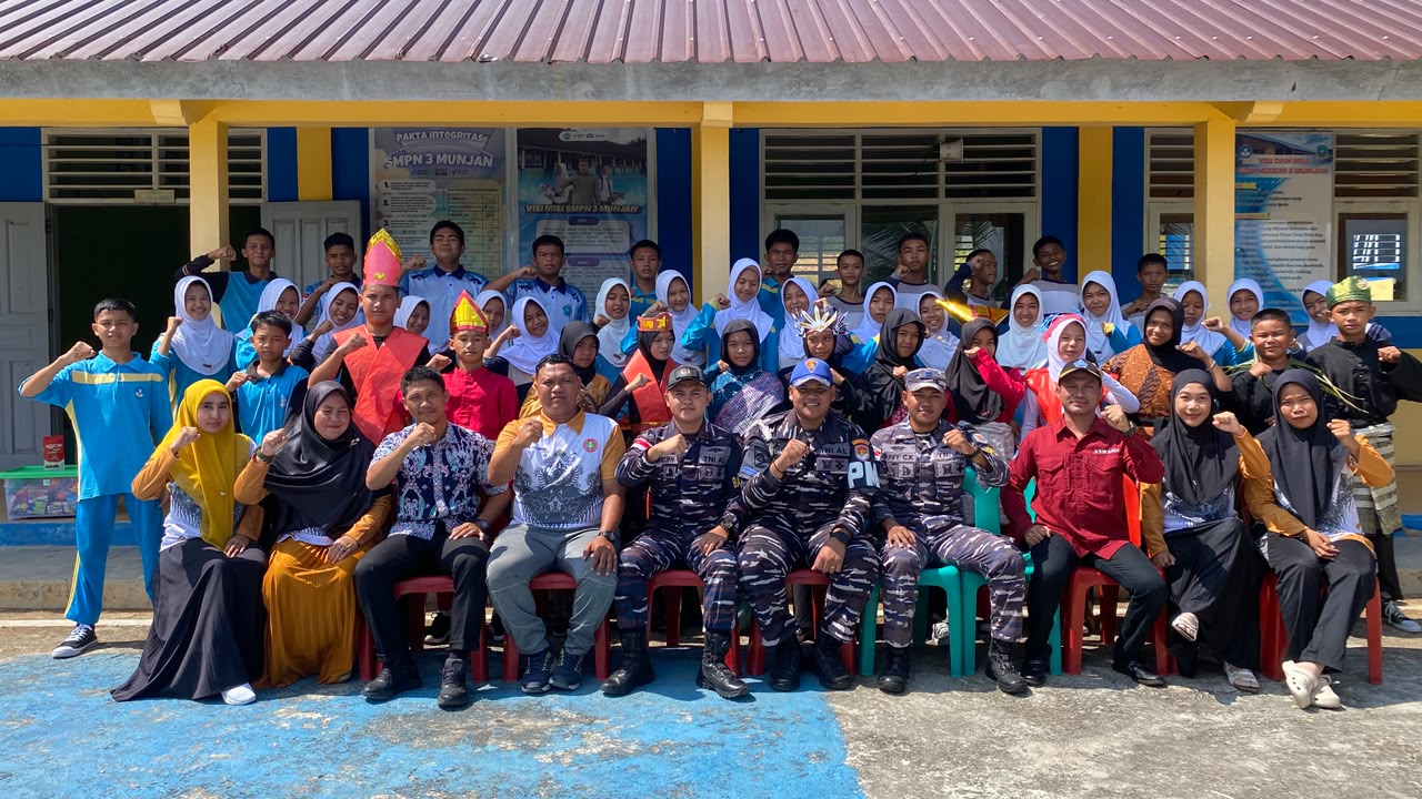TNI AL Edukasi Pelajar Anambas, Posal Memperuk Gaungkan Perang Melawan Narkoba di SMP Negeri 3 Munjan